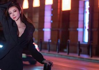 秀人网 – 点击领取你的免费专属张美荧女友图册，千万别因追求而奔溃！