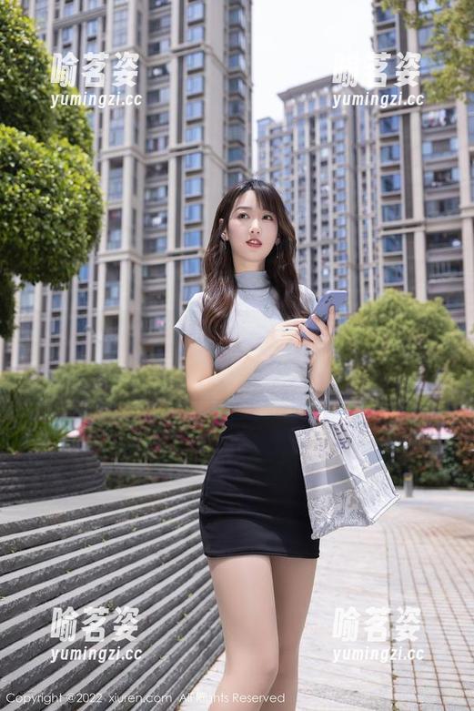 秀人网 - 最新原图——星子柒kiki的泳装秀，这身材真让人有些想多呢。