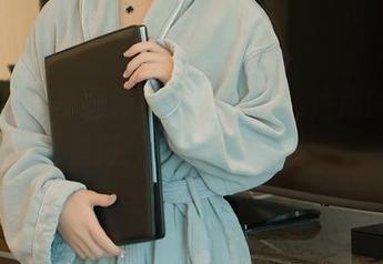 秀人网 – 李丽莎的护士写真，注射的不只是药，还有好奇心。