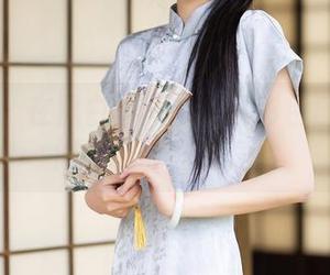 秀人网 – 在黑白写真中寻找彩色日常——闫璐璐带你走偏！