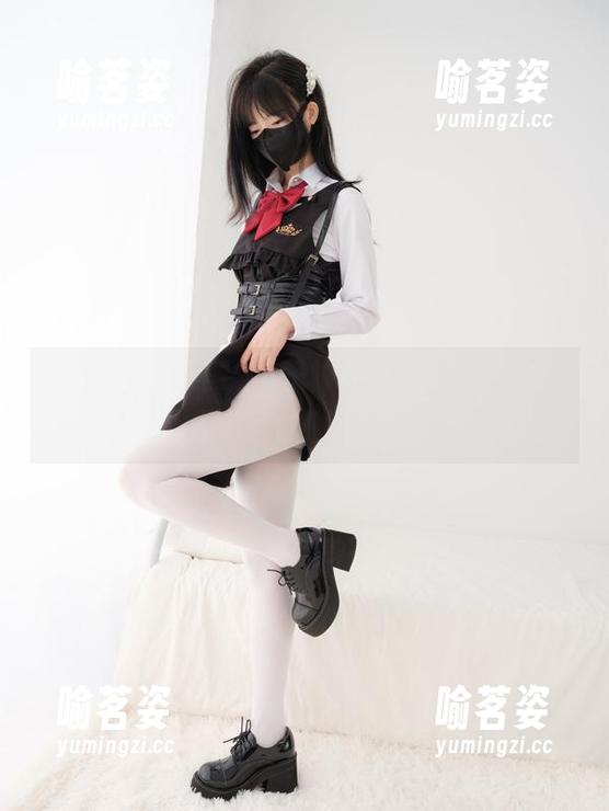 紧急企划-林书辞 紧急企划 - 眼镜搭配林书辞的套图,分享让人沉醉的眼神交流。