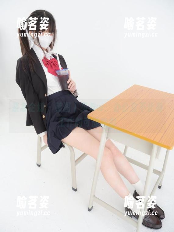 紧急企划-见希w 紧急企划 - 美图|见希w:办公室不止有工作的可能性哟