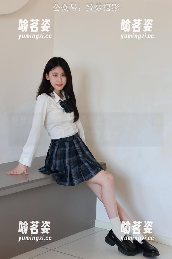 绮梦摄影-小莉 绮梦摄影 - “我只是路过”的原图,小莉的旗袍让我停下脚步。