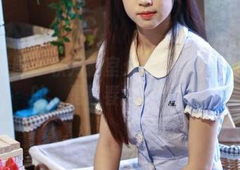 绮梦摄影 – 秋月教室：高清写真集中显出的，是青春的小叛逆！