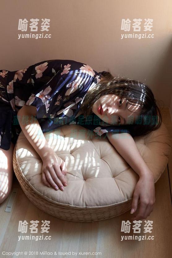 蜜桃社 - Suki美足原图合集，明明脚就在那里，却意外引人遐想。