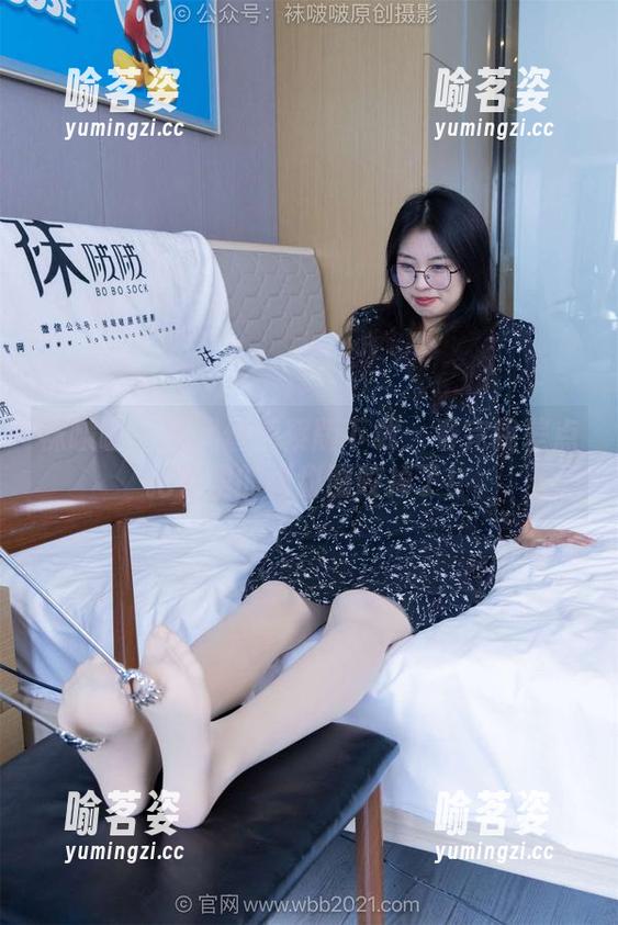 袜啵啵 - 厚黑丝花絮版下载：看完我差点把手里的甜甜圈咬掉了！