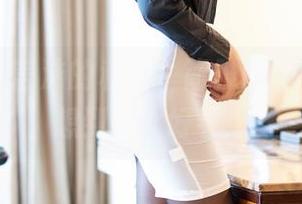 语画界 – 言沫的私拍：简雅职场制服，没想到如此好看！
