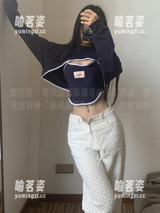 微密圈 - 每次翻到陈佩奇的背影作品，都觉得有种“清风拂面”的错觉，咋做到的？