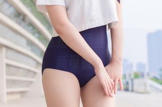 雯妹不讲道理私拍，黑丝让你发现裤袜的新可能！
