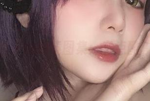 青水百合子的眼镜图集：有点酷，有点傻