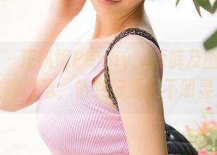 青豆客 – 汪佩妮Penny，短裤及图库里的微妙挑逗，恰到好处又不明显。