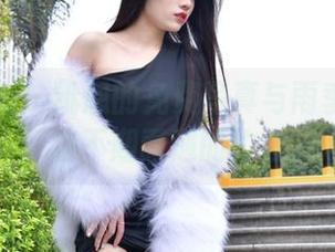 魔镜街拍 – 凯恩的免费写真与雨季——一场不期而遇的约会